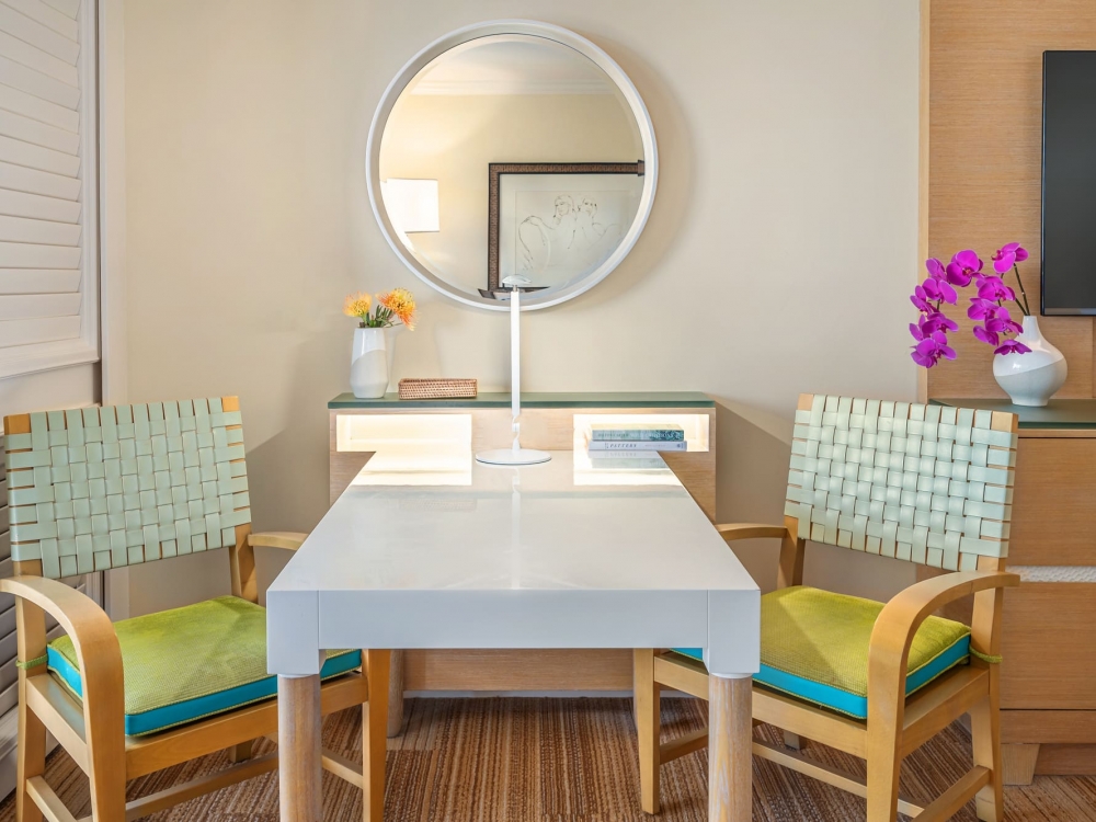 seating area in Ocean View King
