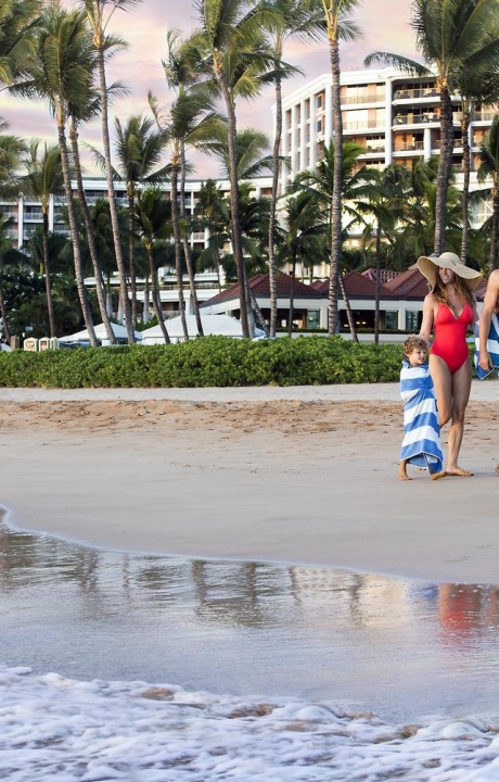 family on maui beach