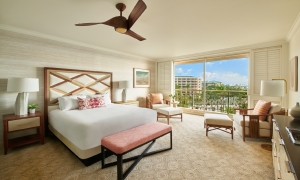 Napua Nani Suite Bedroom.jpg