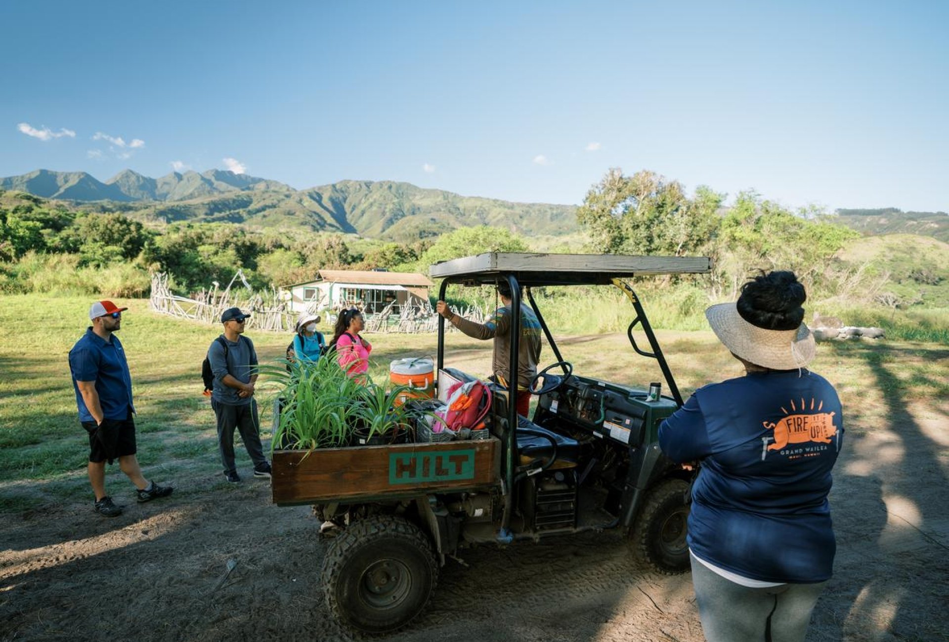 Volunteering at Hawaiʻi Land Trust