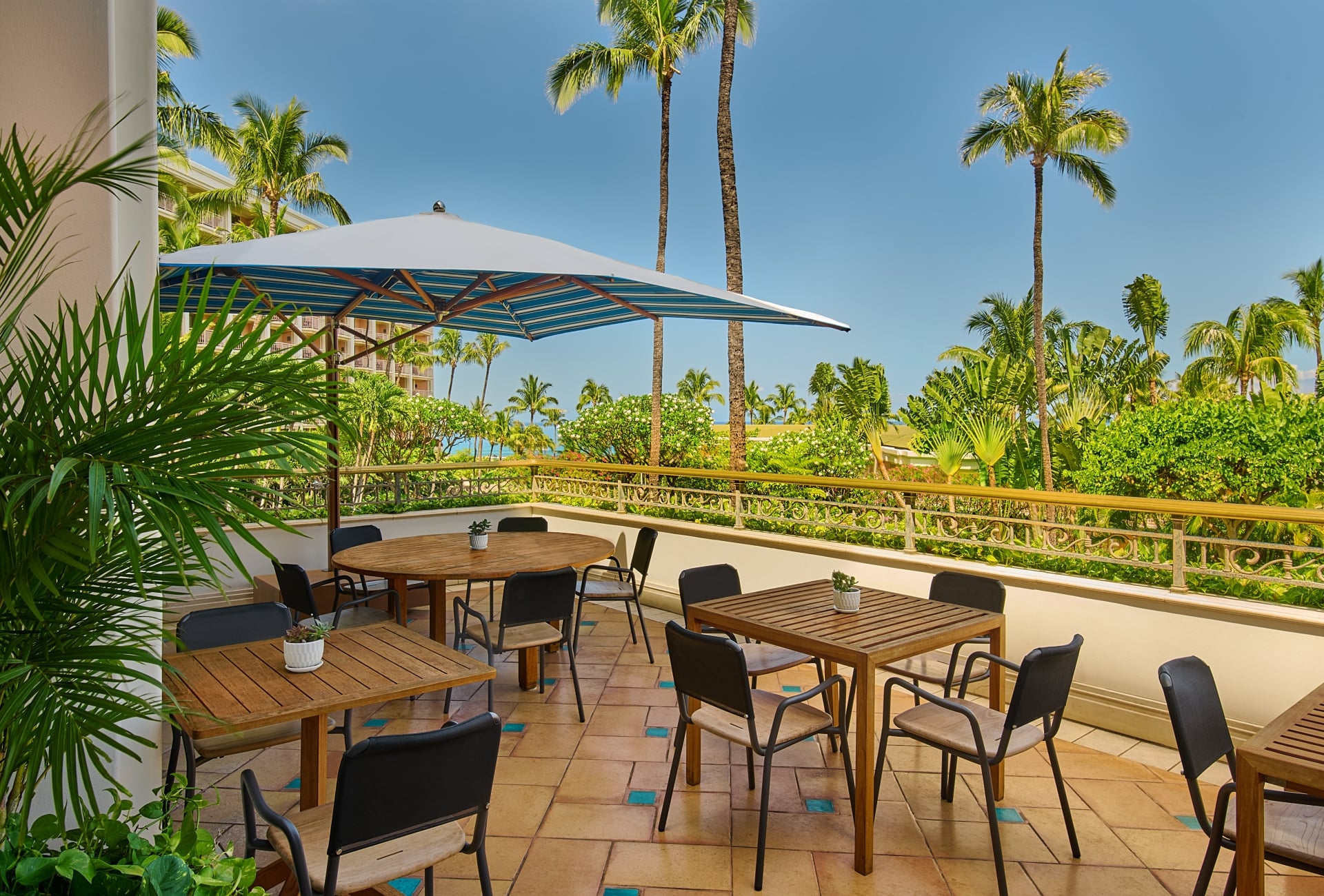 Loulu Outdoor Seating Area