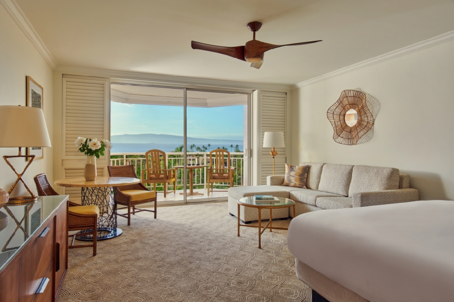 Napua King Deluxe Ocean View.jpg